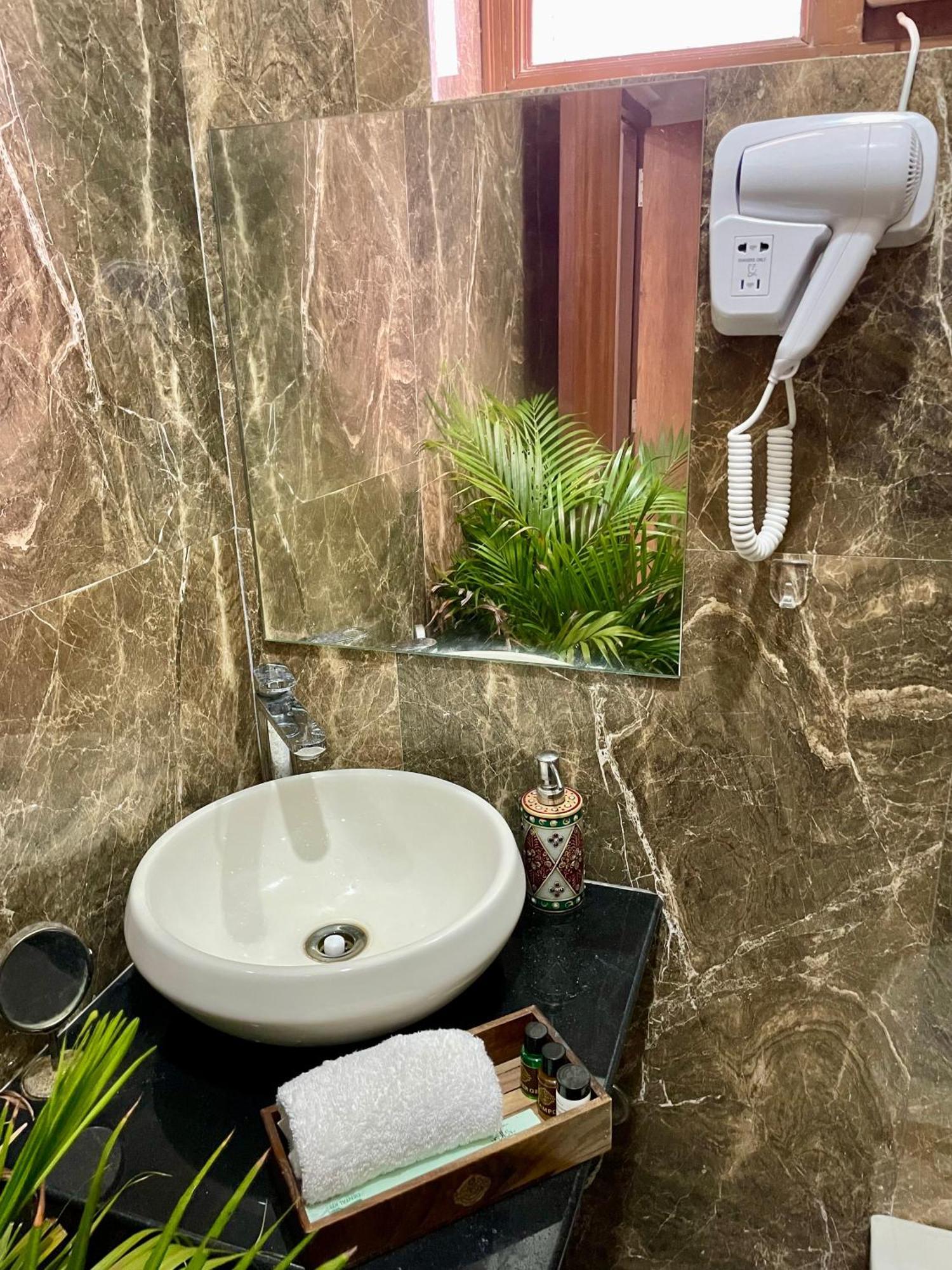 Karni Nivvas - Luxury Redefined Βίλα Ουνταϊπούρ Εξωτερικό φωτογραφία